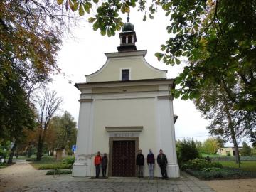 Procházka po obci – tzv. Cesta T. G. Masaryka (pamětní desky, studna Žofka)